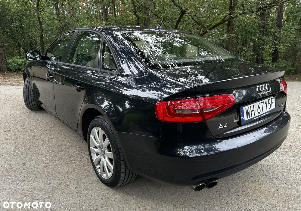 Audi A4 Limousine - 11