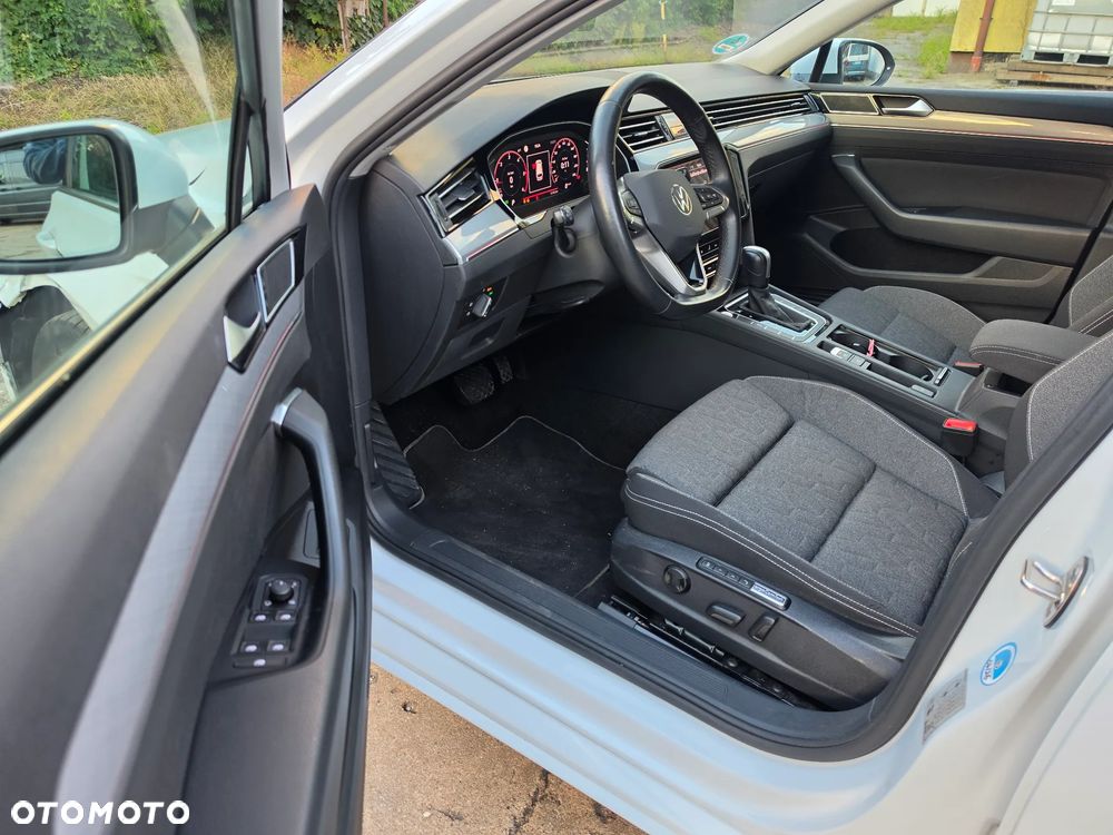 Volkswagen Passat 2.0 TDI SCR Style DSG - 20