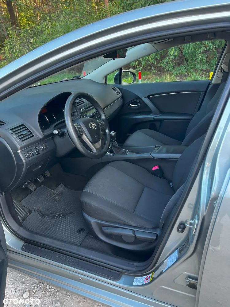 Toyota Avensis 1.8 Luna EU5 - 10