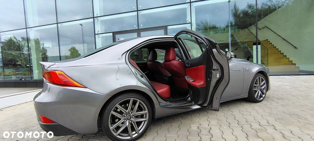 Lexus IS 200t / 300 F Sport - 5