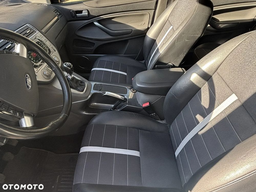 Ford Kuga 2.0 TDCi 4x4 Titanium - 11