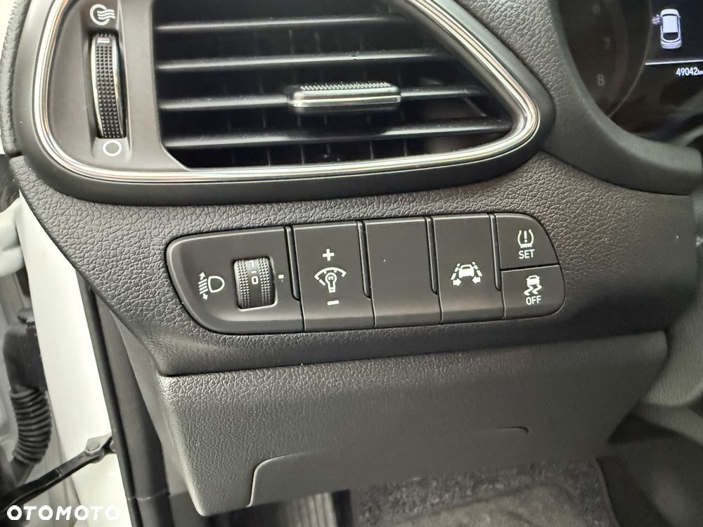 Hyundai i30 1.4 T-GDI DCT YES!+ - 17