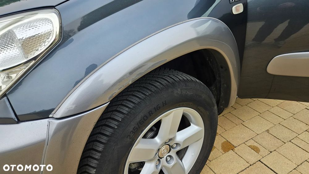 Toyota RAV4 D-4D 4x4 - 24