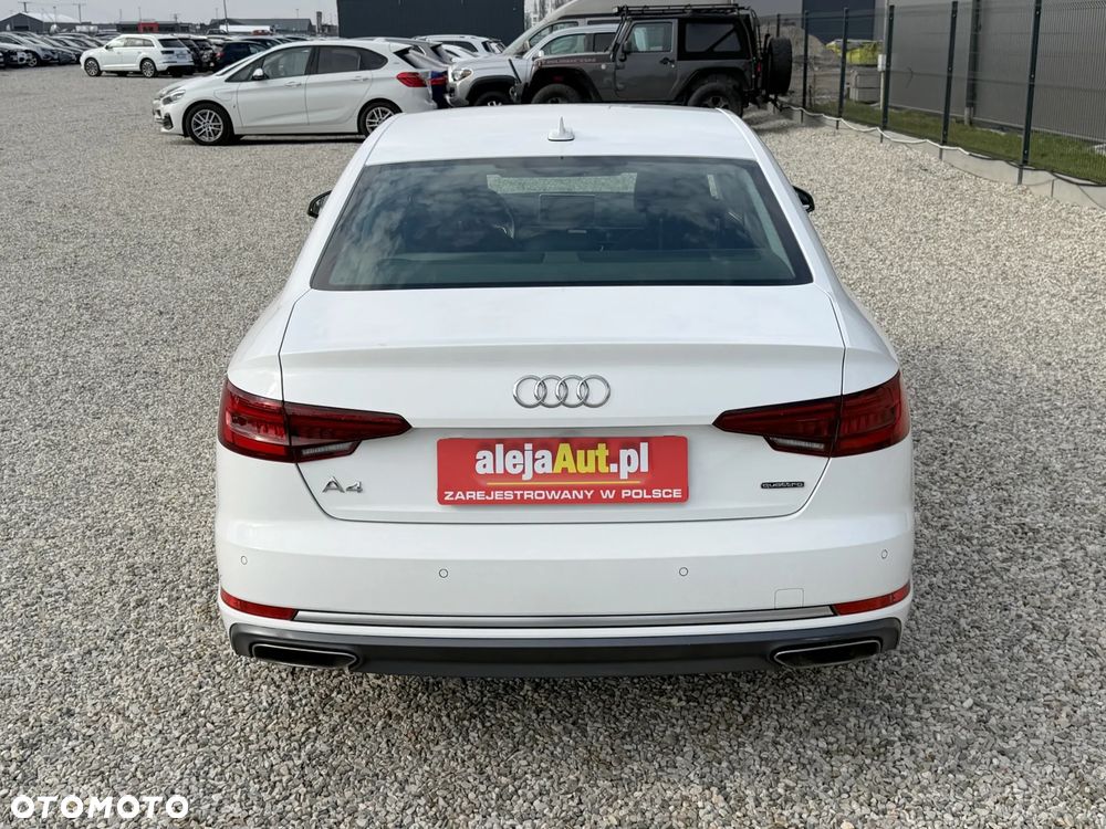 Audi A4 Limousine 45 TFSI Quattro S tronic - 12
