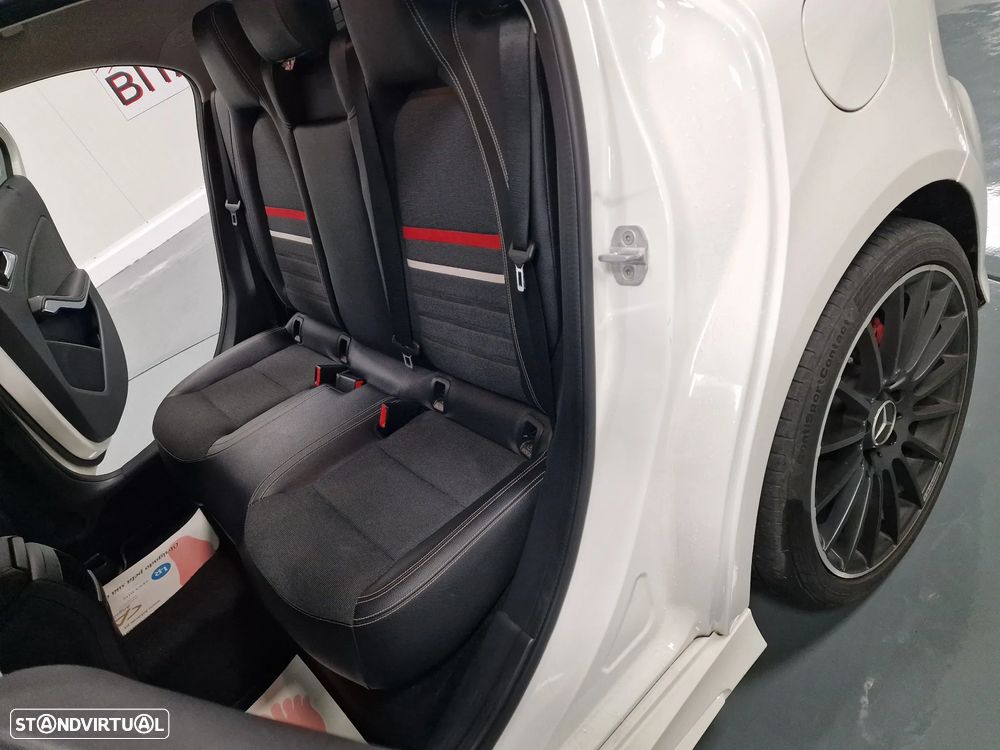 Mercedes-Benz A 180 d AMG Line - 35