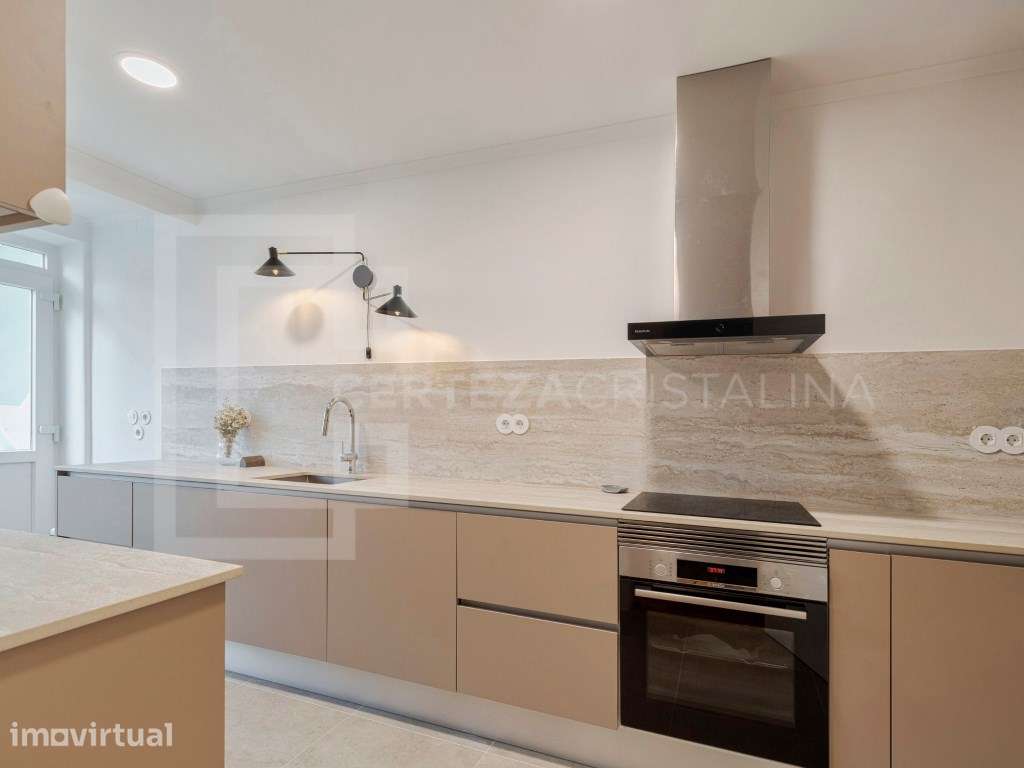 T2 integralmente renovado com piscina, jardim e arrecadação | Penha... - Grande imagem: 2/25