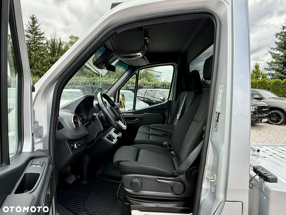 Mercedes-Benz Sprinter - 10
