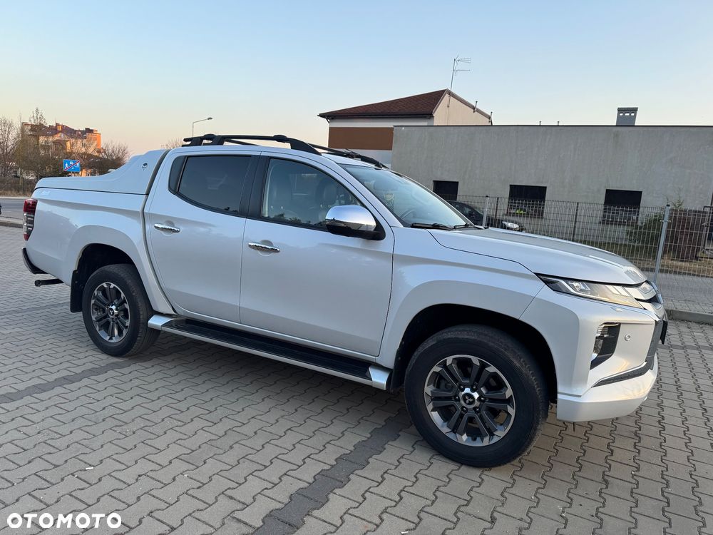 Mitsubishi L200 2.2 d DC Instyle Plus - 8