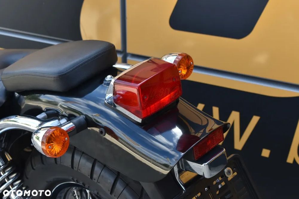 Suzuki Intruder - 16