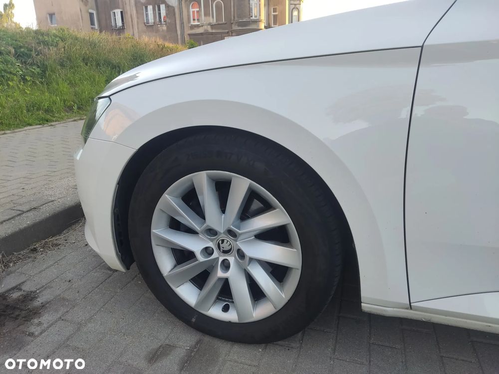 Skoda Superb 2.0 TDI SCR Ambition DSG - 8