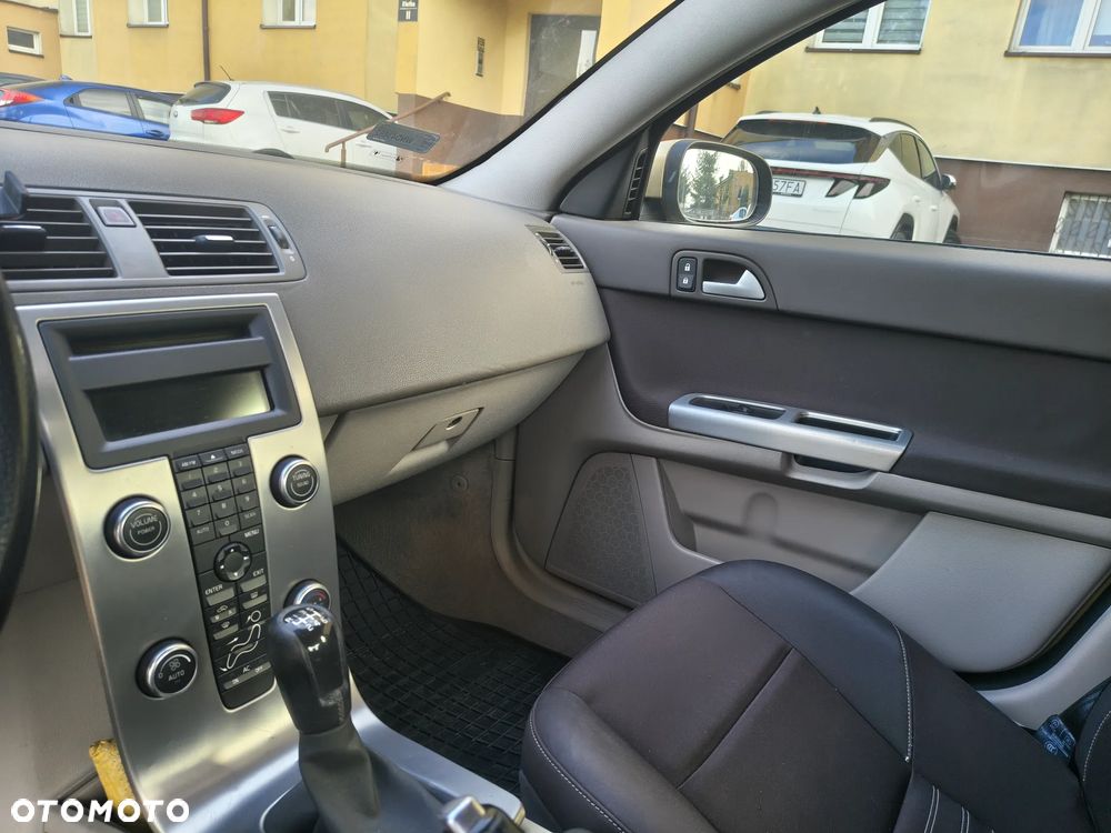 Volvo S40 2.0D - 19
