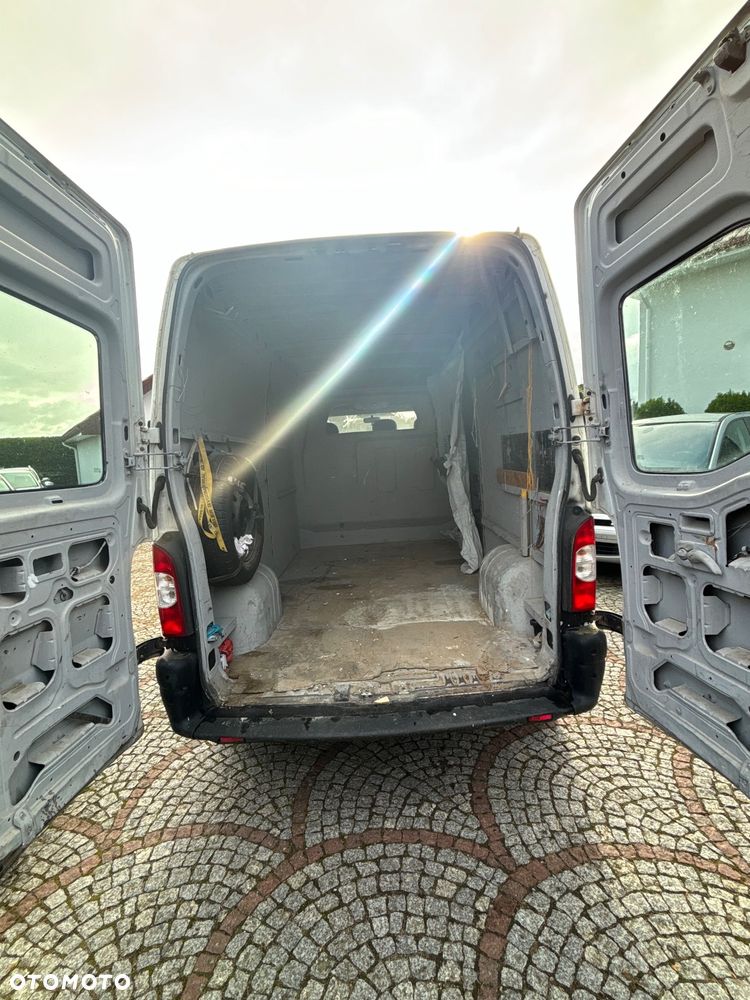 Nissan Interstar - 11