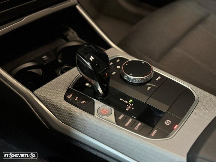 BMW 320 d Touring Auto - 21