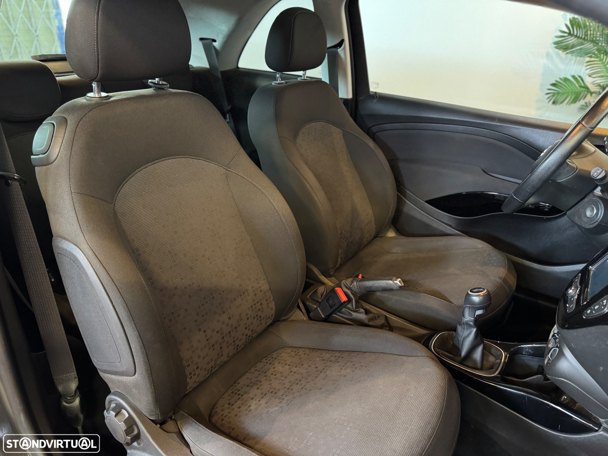 Opel Adam 1.2 - 19