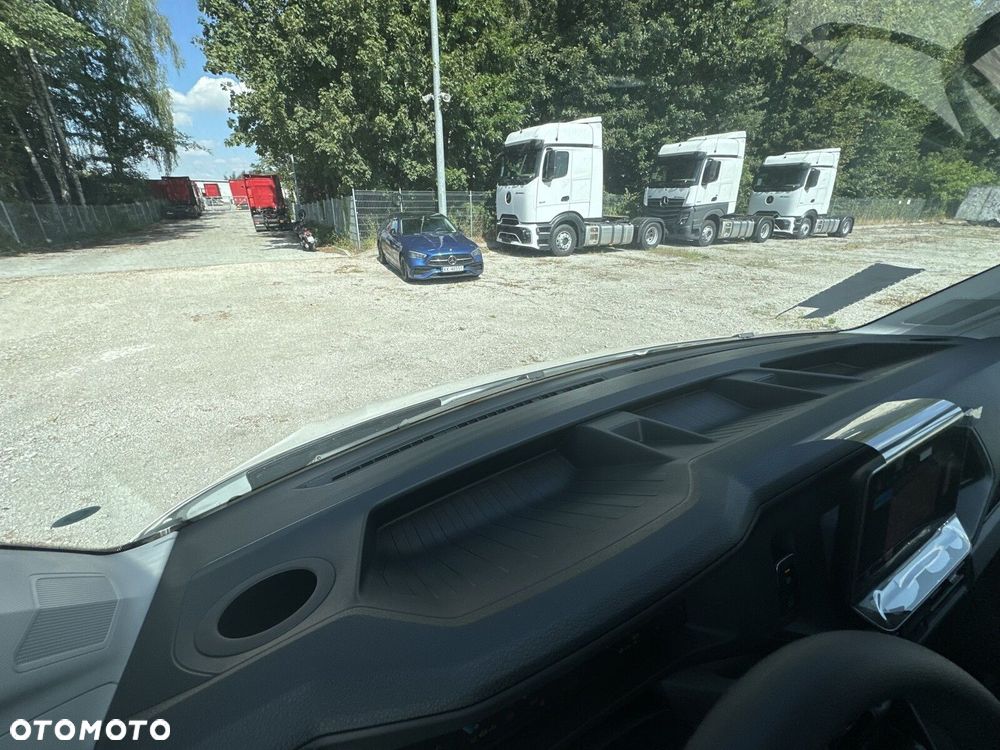 Volkswagen Crafter 35 Furgon, 2,0 TDI SCR 177KM,  6-bieg man., r.o: 4490 mm - 23