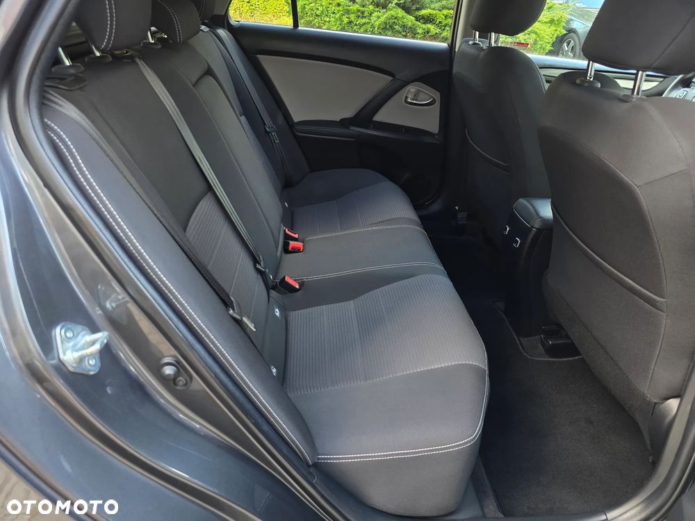 Toyota Avensis - 24