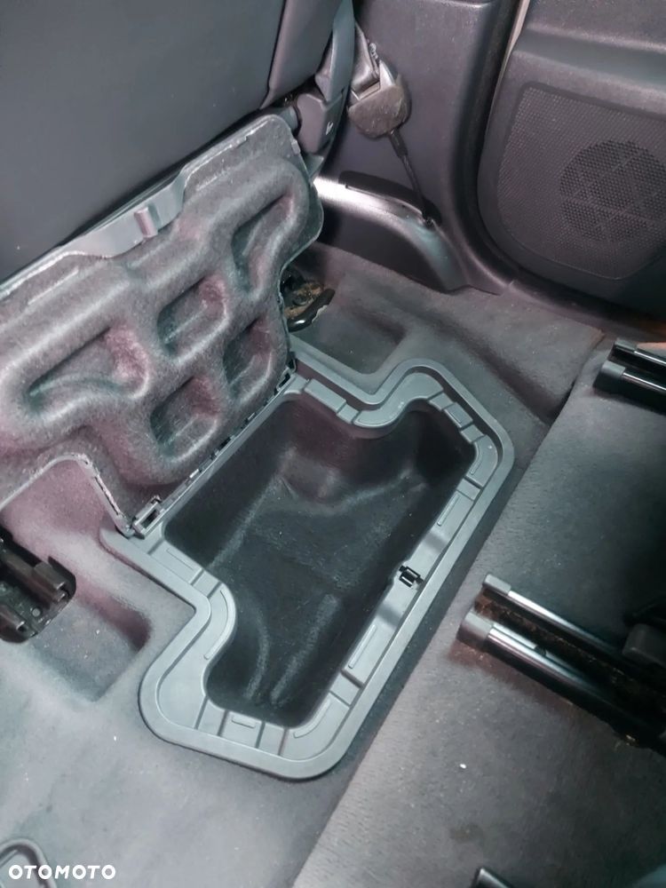 Peugeot 5008 HDI 160 Automatik Allure - 19