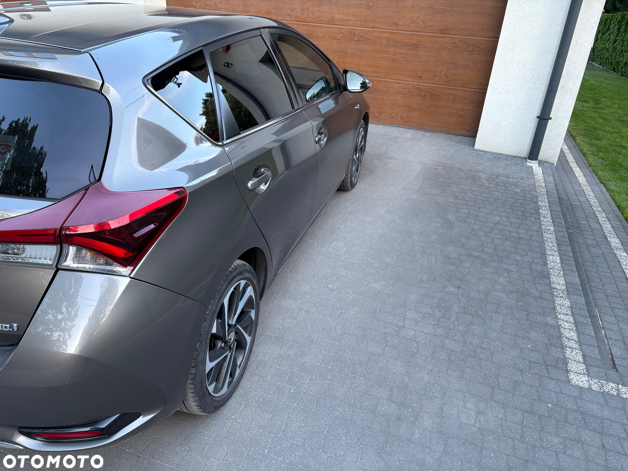 Toyota Auris Hybrid 135 Prestige - 3