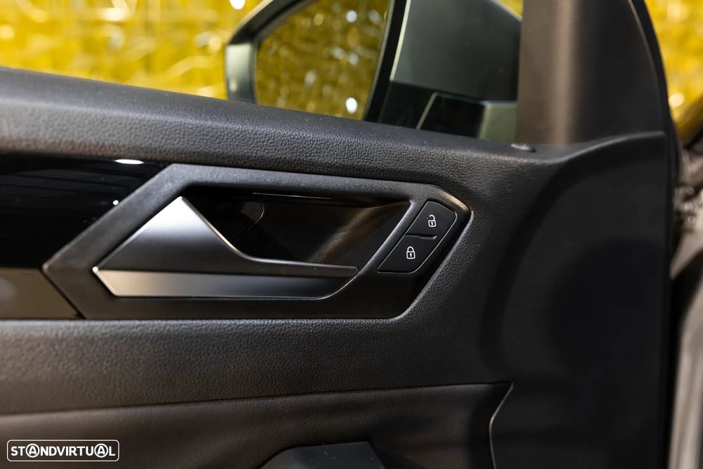 VW T-Roc 2.0 TSI OPF 4MOTION DSG - 27