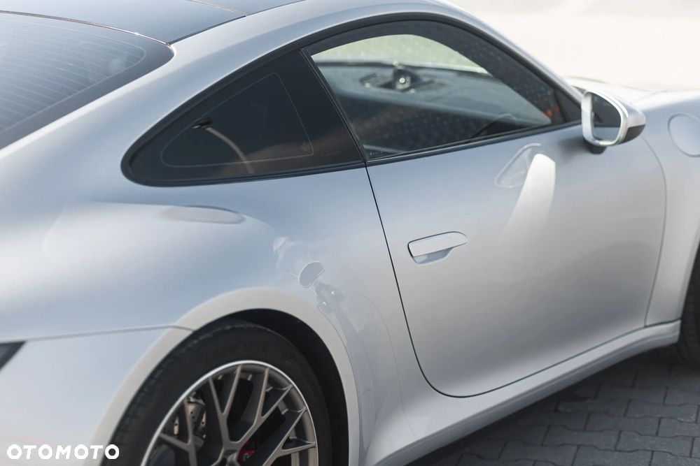 Porsche 911 Carrera S - 13
