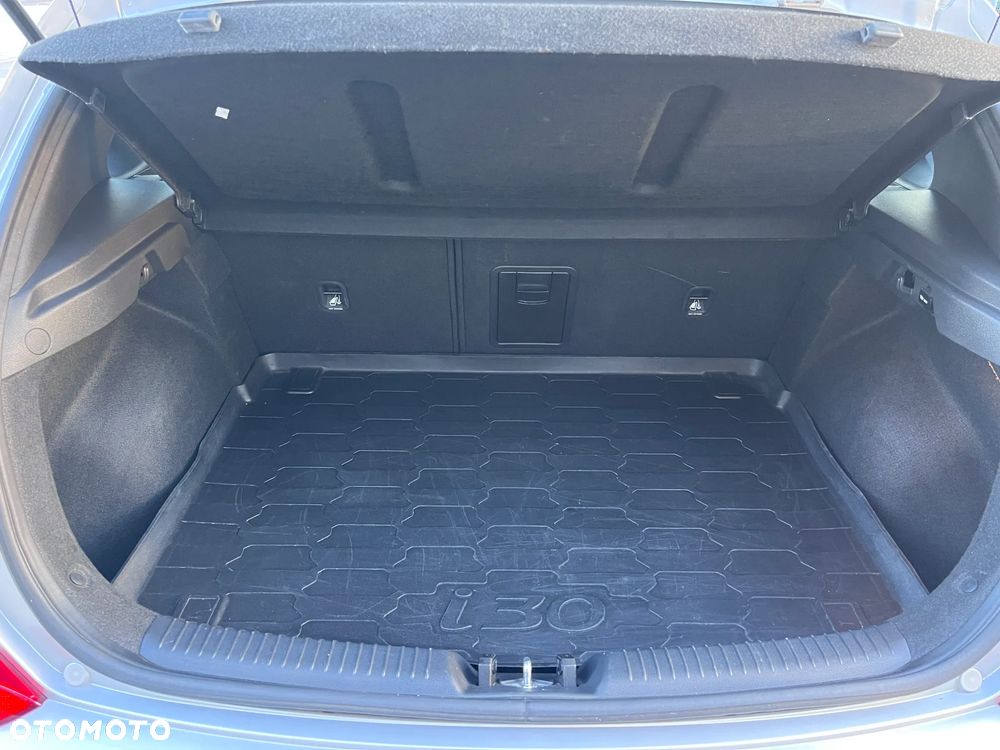 Hyundai i30 1.6 D Premiere Luxury DCT - 20