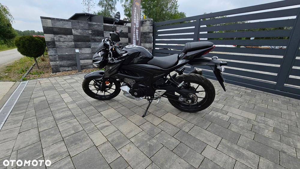 Suzuki GSX - 3