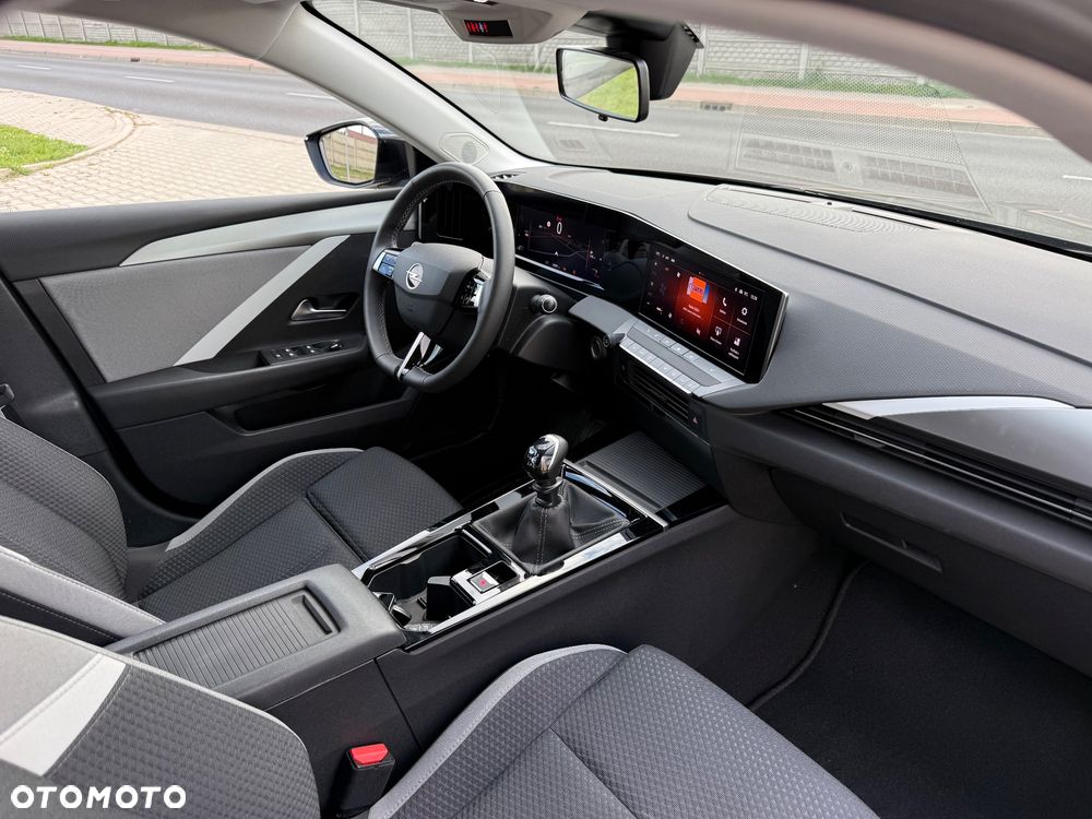 Opel Astra 1.2 Turbo Enjoy - 28