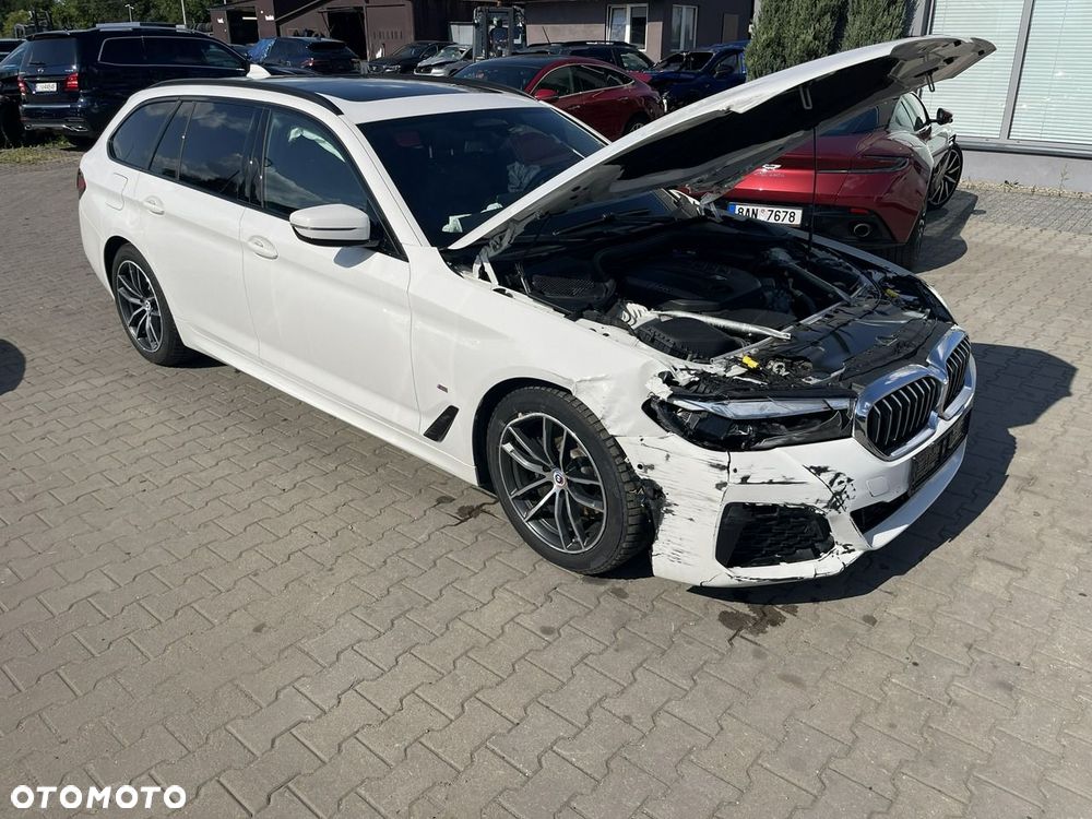 BMW Seria 5 520d xDrive Sport - 4