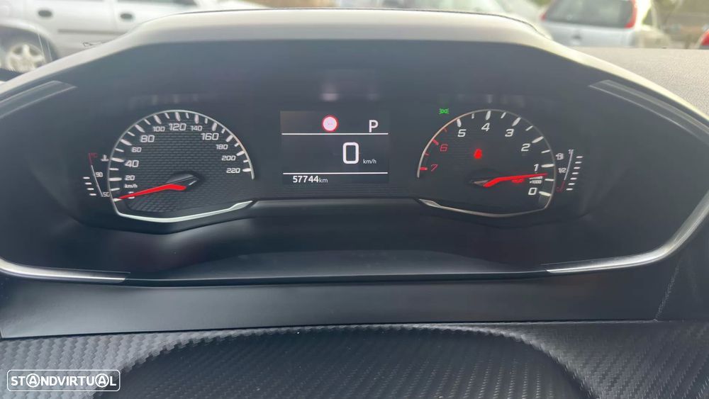 Peugeot 208 1.2 PureTech Allure EAT8 - 9