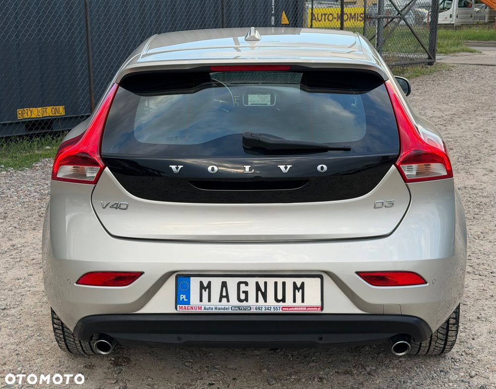 Volvo V40 D3 Momentum - 30