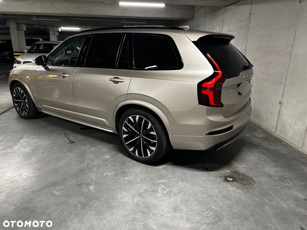 Volvo XC 90 T8 AWD Plug-In Hybrid Ultra Dark 7os - 4