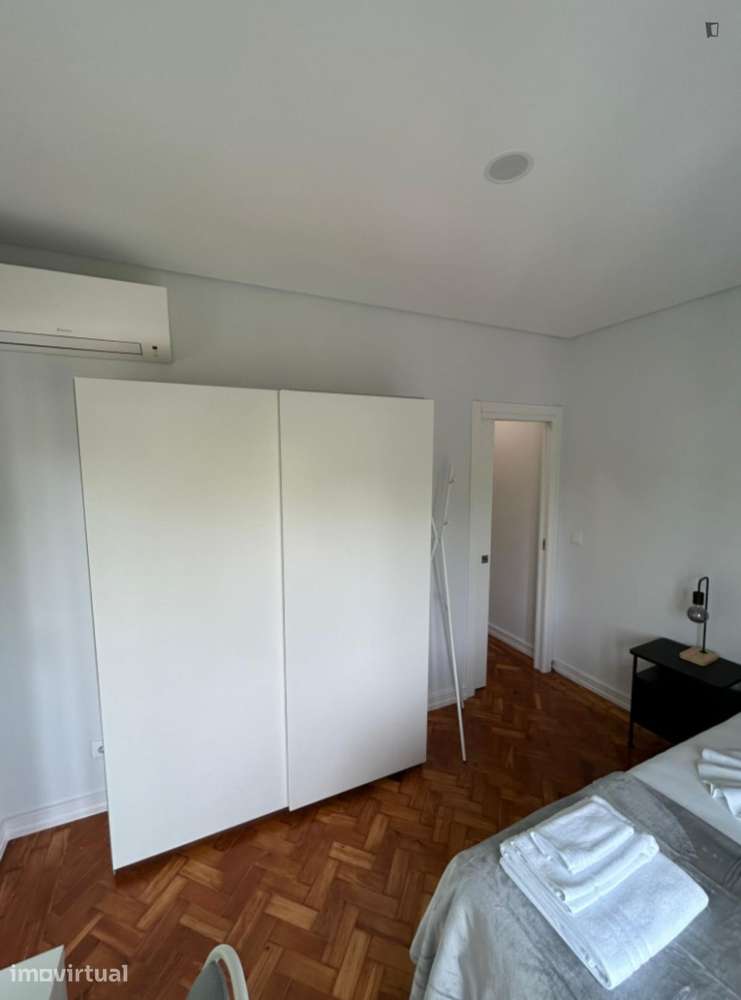 Quarto - localizado em Sete Rios Lisbon - Grande imagem: 3/14