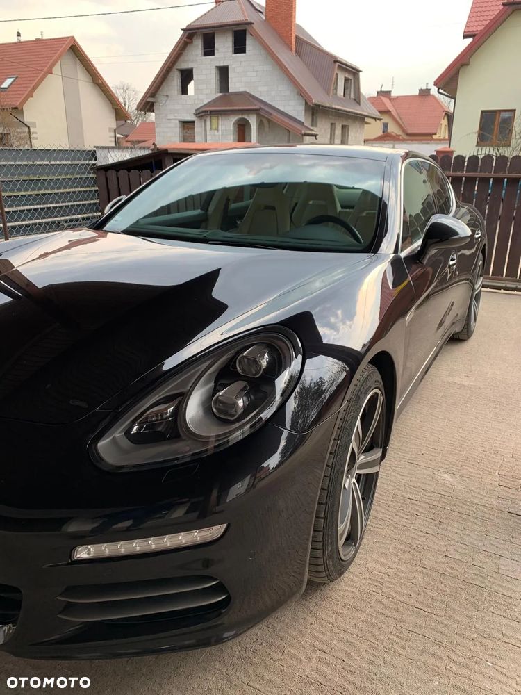 Porsche Panamera 4S - 4