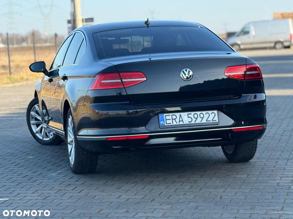 Volkswagen Passat 1.6 TDI SCR DSG - 13
