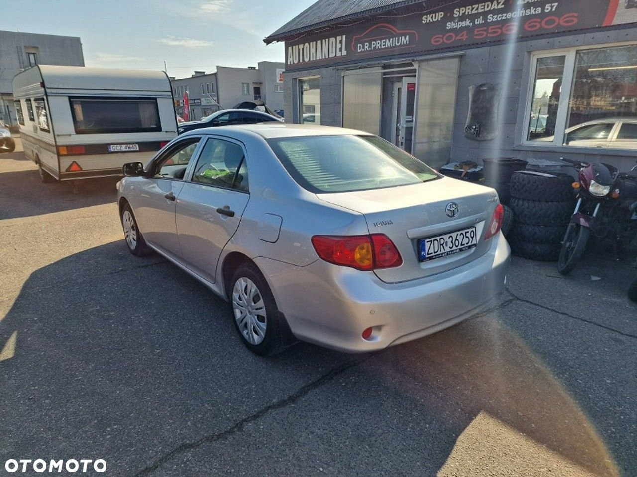 Toyota Corolla - 4