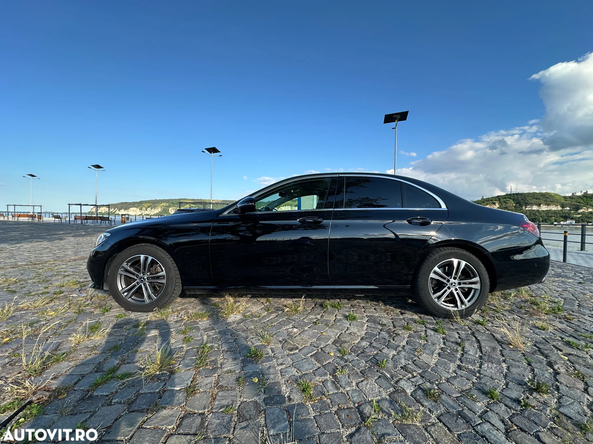 Mercedes-Benz E 220 d 4MATIC Aut. - 4