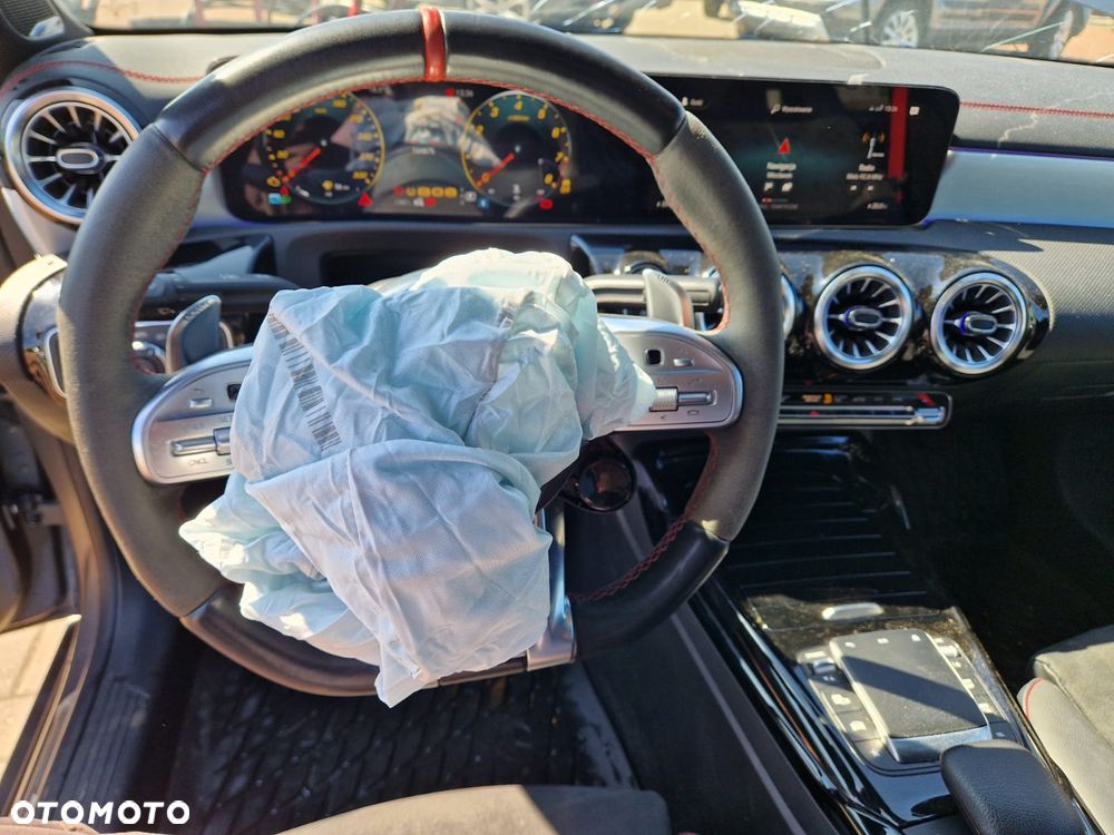 Mercedes-Benz CLA AMG 45 S 4-Matic+ 8G-DCT - 15