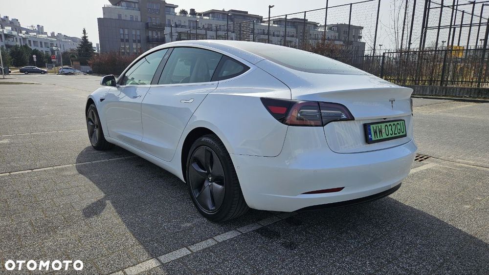 Tesla Model 3 Standard Reichweite Plus Hinterradantrieb - 25