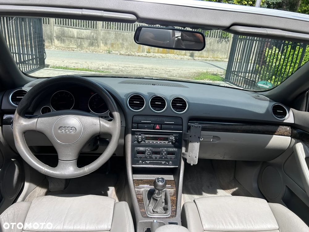 Audi A4 Cabrio 1.8 T - 12