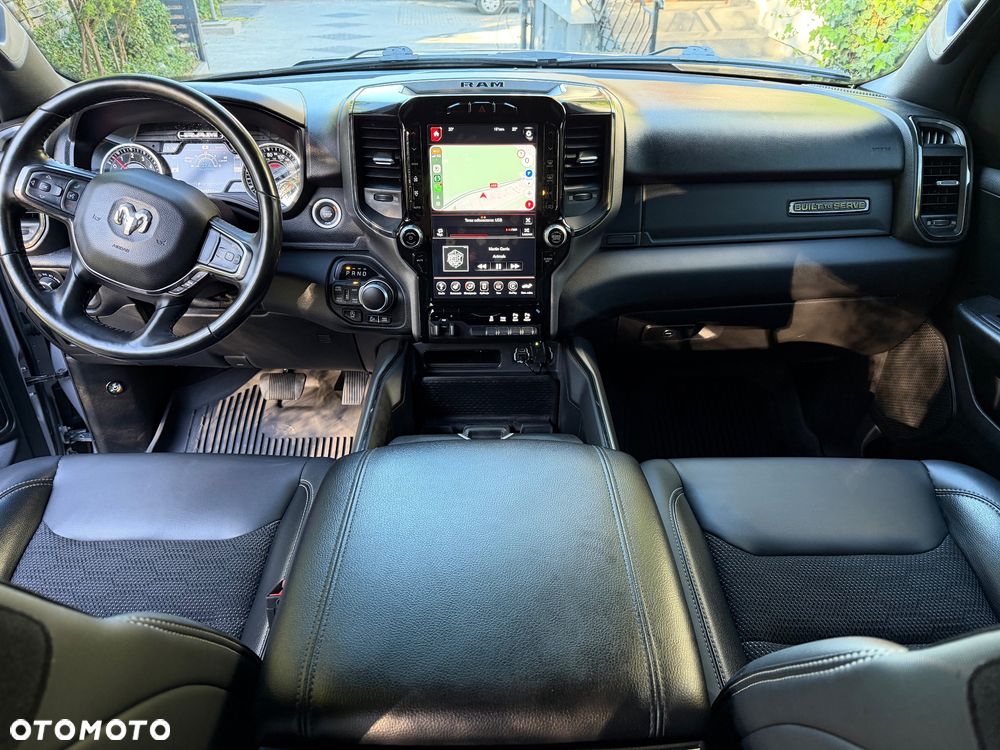 Dodge RAM - 8