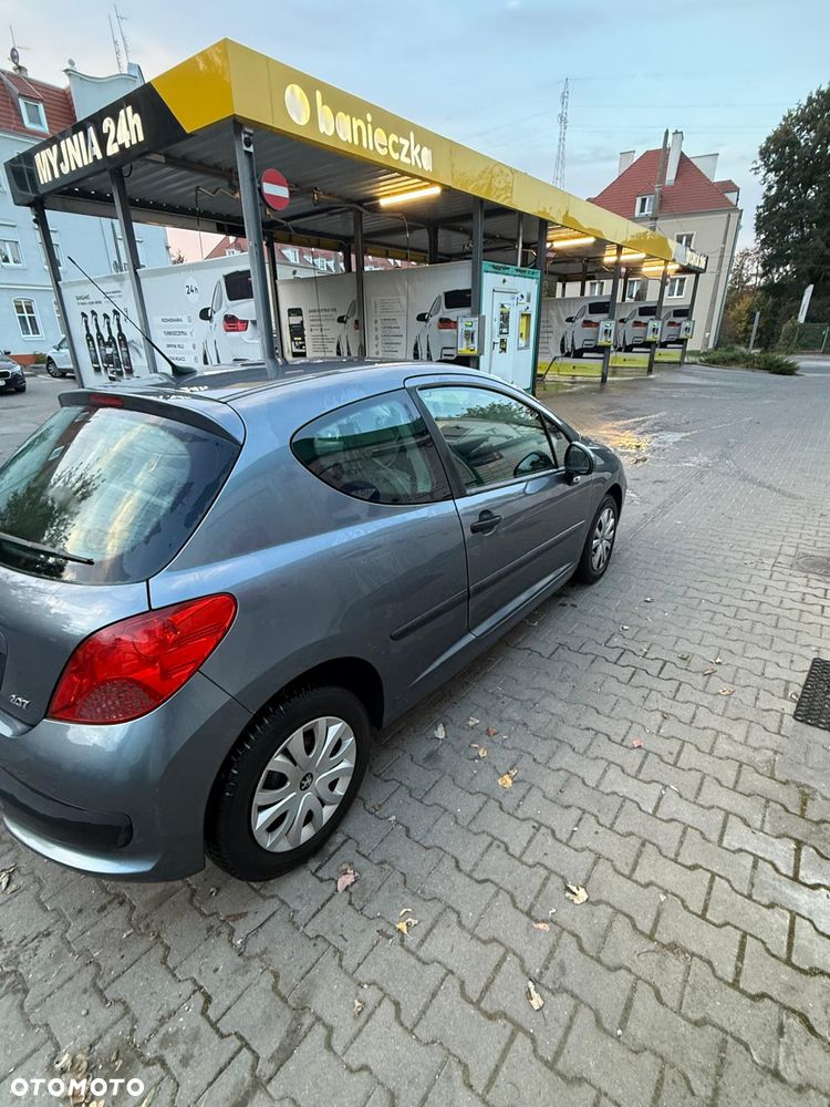 Peugeot 207 2006 photo 3