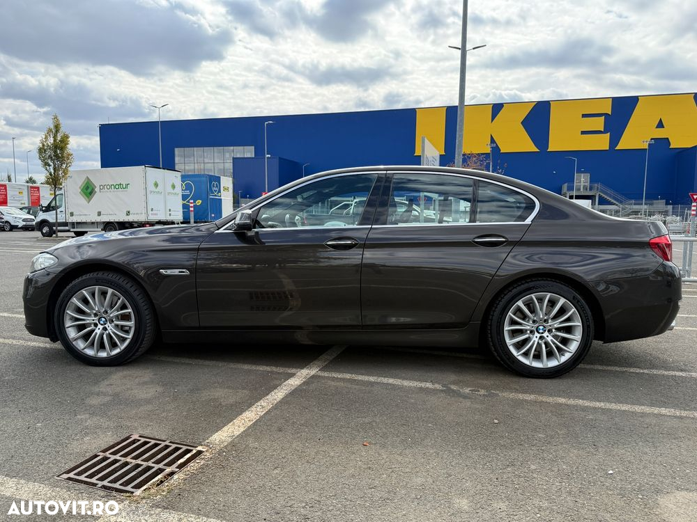 BMW Seria 5 525d xDrive AT - 11