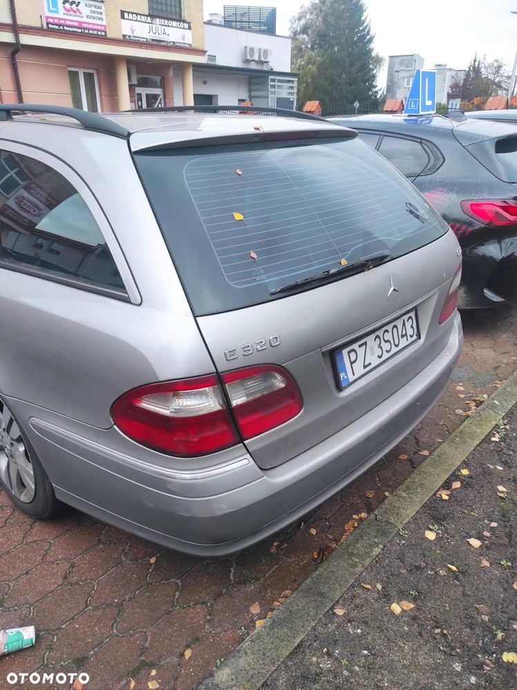 Mercedes-Benz E-Class 2003 photo 4