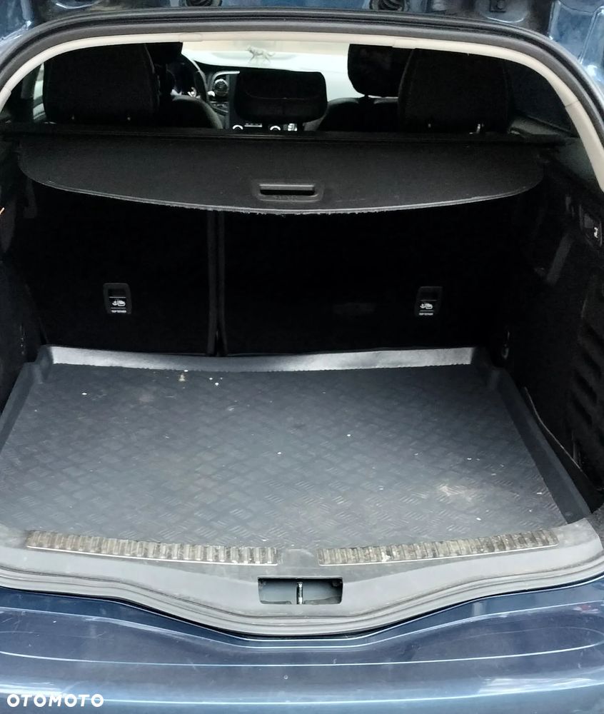 Renault Megane 1.5 Blue dCi Intens - 10