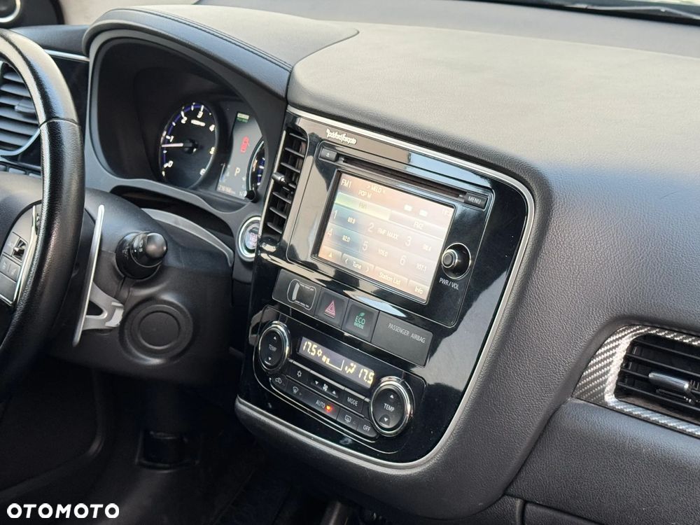 Mitsubishi Outlander 2.2 DI-D Intense + SDA 4WD - 33