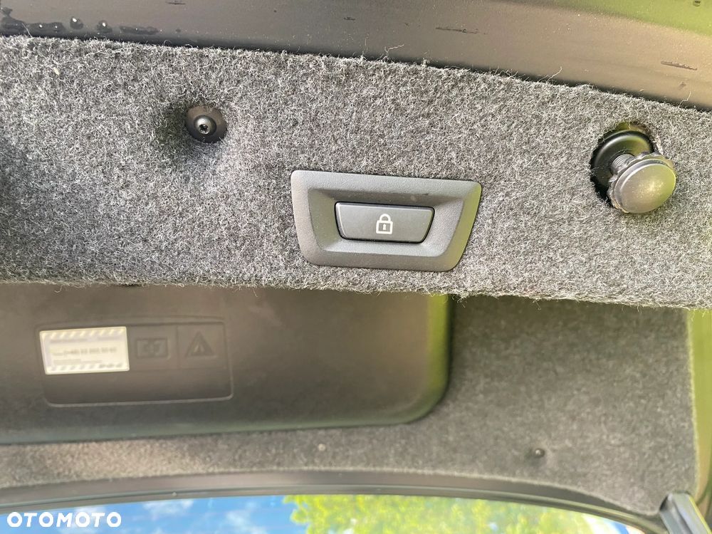 BMW Seria 5 528i Luxury Line - 29