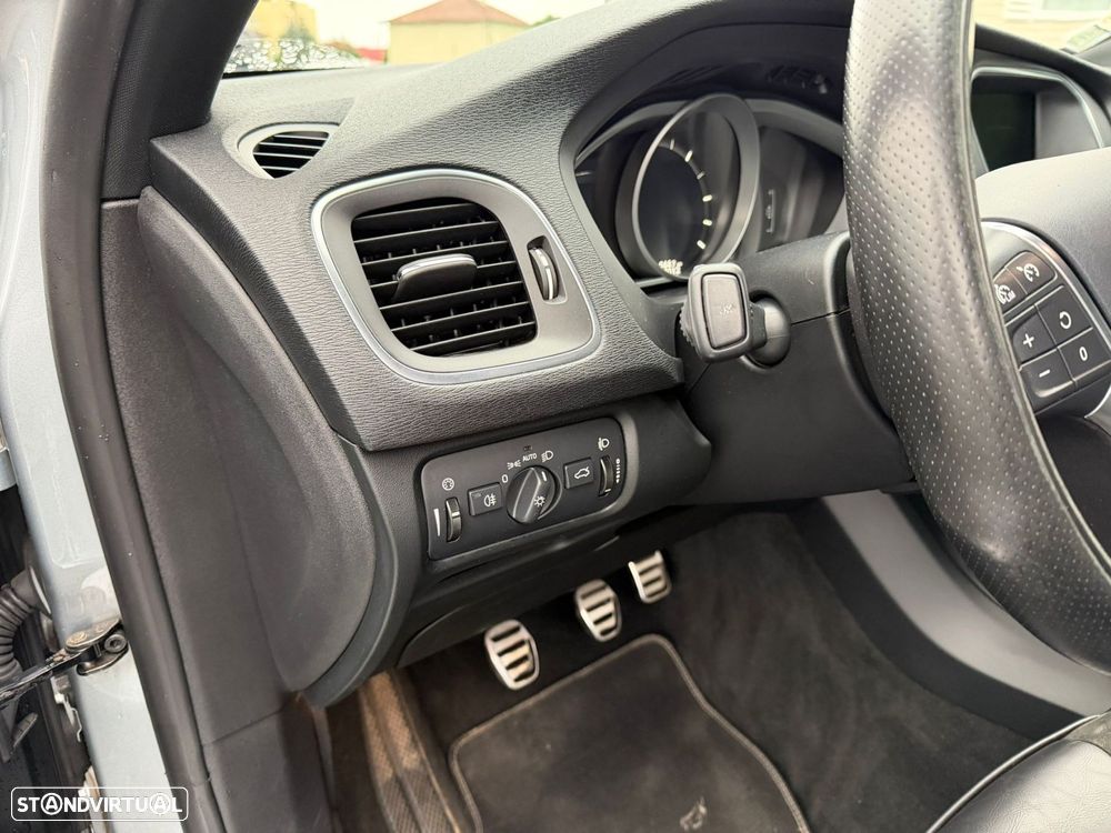 Volvo V40 2.0 D2 R-Design - 30