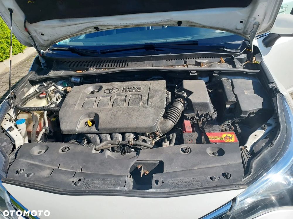 Toyota Avensis 1.8 Premium MS - 19
