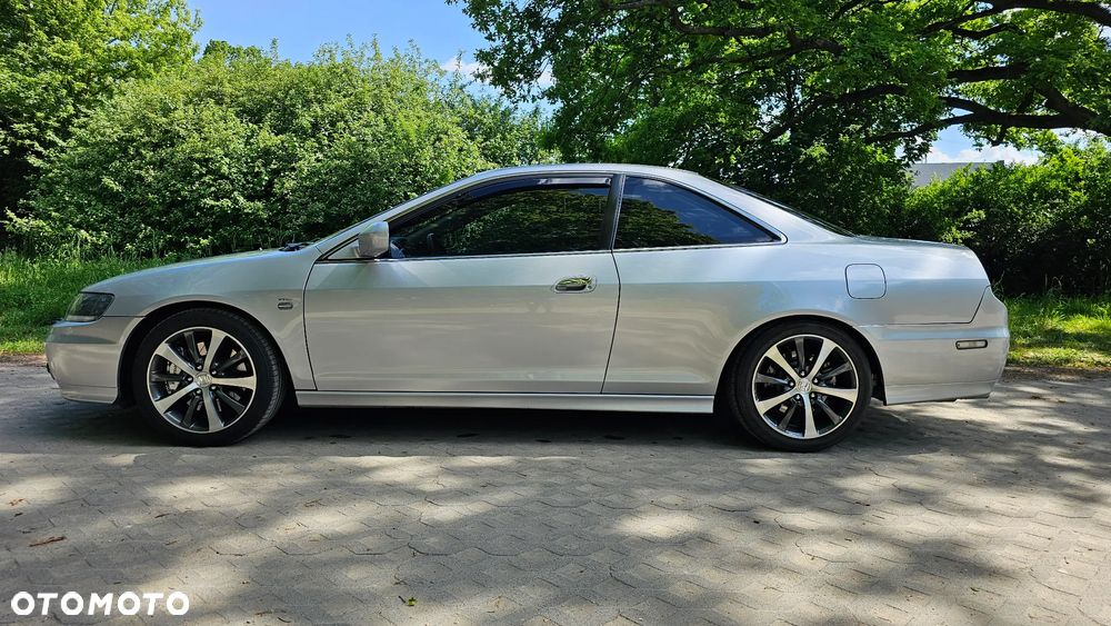 Honda Accord 3.0i ES - 10