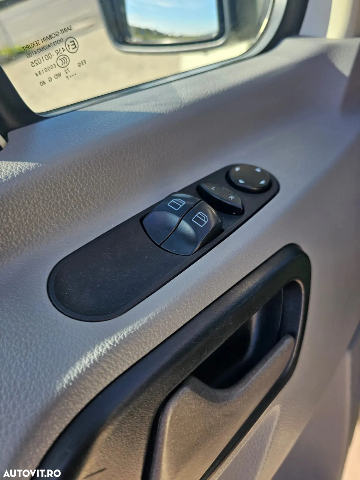 Mercedes-Benz Sprinter 316 CDI Model 2018 Climă Comenzi pe volan Pilot automat Navigație Mare Încălzire scaun șofer Scaun pe pernă aer Cameră video pe marșalier Banchetă 3 Locuri Rafturi metalice - 15